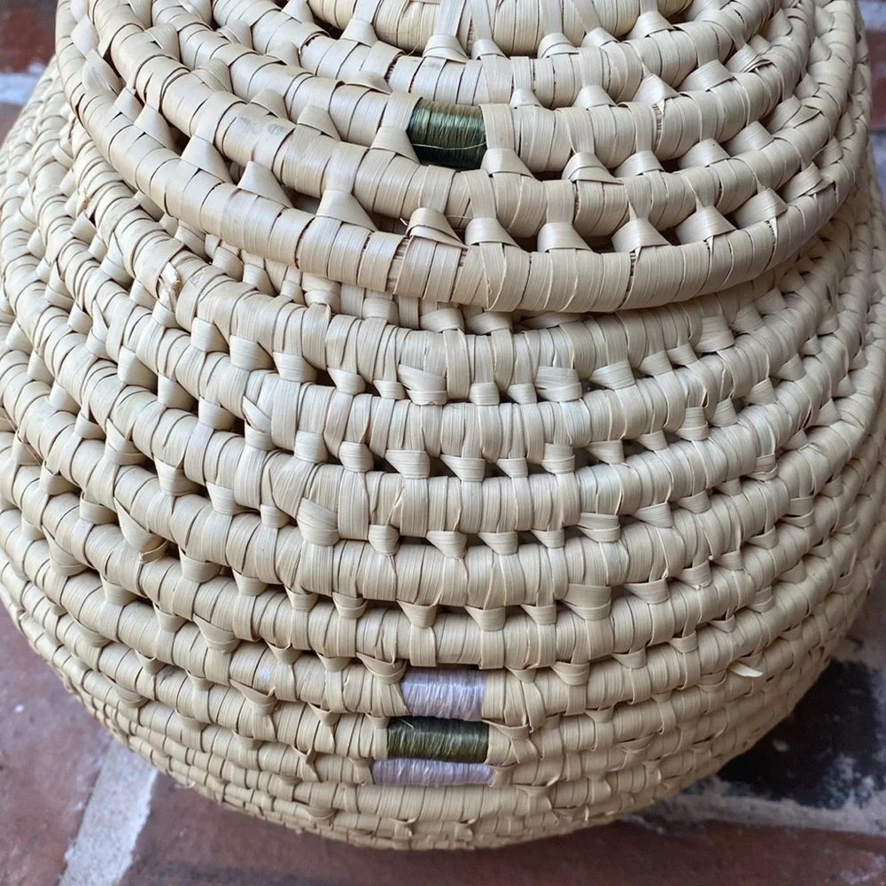 Handcrafted Woven Oval Handbag with Lid